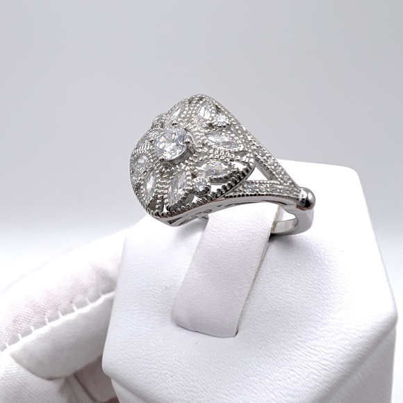 .925 Sterling Silver Vintage Inspired Cz Ring - Picture 6 of 17